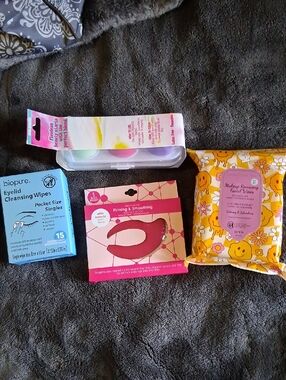 Skincare & Beauty Kit - Pastel and Yellow Packaging